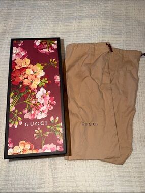 Gucci Burgundy Floral Shoe Box with Tan Dust Bags